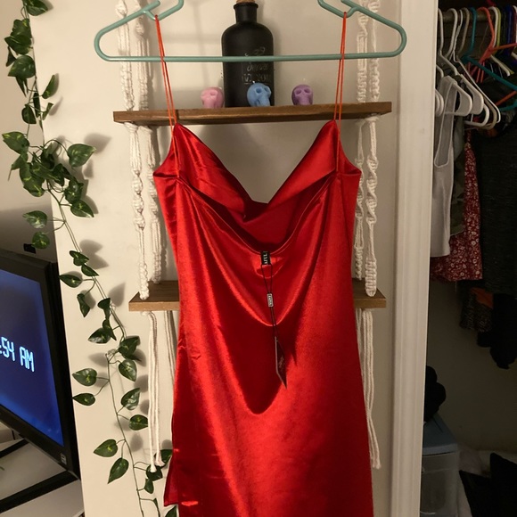 silk red minidress - Picture 2 of 3